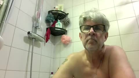 Snapshot of baggelina75 chatting on 06/08/26, 06:41 baggelina75 online show from 06/08/26, 06:41