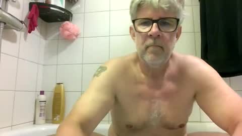 Snapshot of baggelina75 chatting on 06/10/26, 05:56 baggelina75 online show from 06/10/26, 05:56