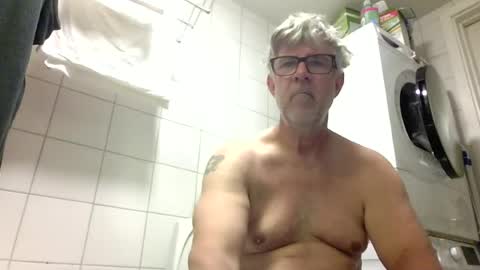 Snapshot of baggelina75 chatting on 06/13/26, 08:01 baggelina75 online show from 06/13/26, 08:01