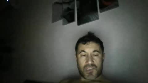 Snapshot of bagio18 chatting on 12/21/25, 10:17 Bagio online show from 12/21/25, 10:17