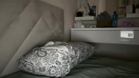 bagvag0 online show from 04/04/26, 12:57