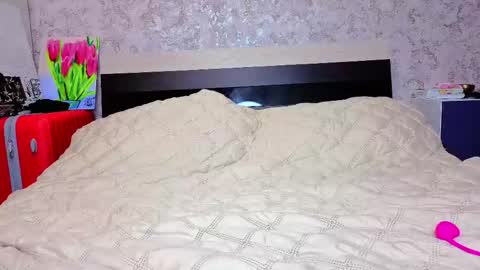 holly online show from 03/12/26, 03:51