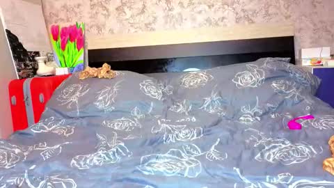 holly online show from 03/31/26, 03:45