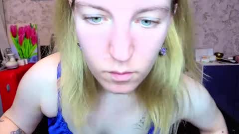 holly online show from 04/06/26, 03:46