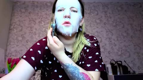 holly online show from 06/04/26, 03:40