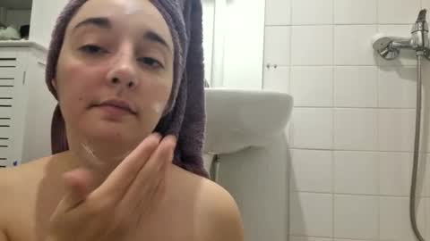 Snapshot of baiedesbois chatting on 10/20/25, 06:30 Baiedesbois online show from 10/20/25, 06:30