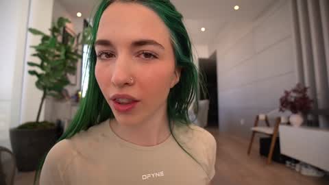 Bailey online show from 01/12/25, 01:37