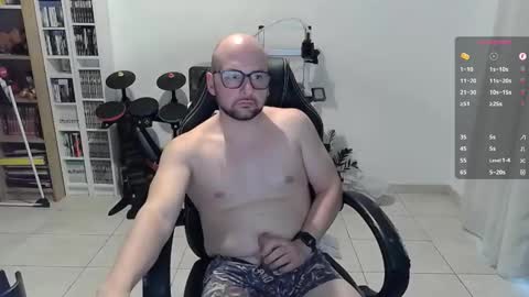 Snapshot of bakapo chatting on 10/30/25, 03:02 Seggiola online show from 10/30/25, 03:02