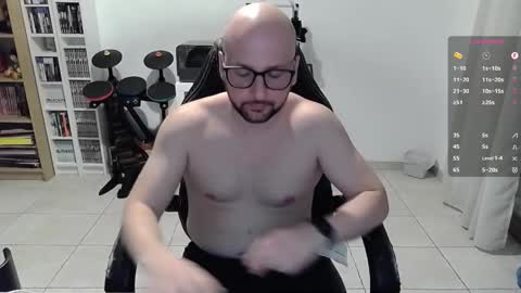 Snapshot of bakapo chatting on 11/09/25, 06:17 Seggiola online show from 11/09/25, 06:17