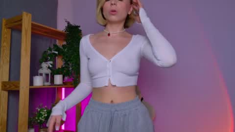 Elly online show from 04/04/26, 06:00