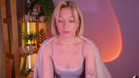 Elly online show from 05/17/26, 12:12