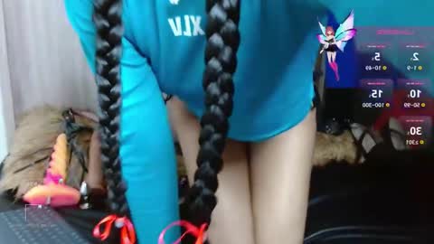 Arianna   online show from 11/22/25, 09:14