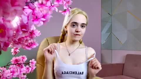 Snapshot of bambi_bloom_ chatting on 03/04/26, 05:24 Bambi online show from 03/04/26, 05:24