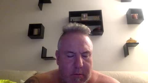 Snapshot of banana5289 chatting on 09/10/25, 11:27 banana5289 online show from 09/10/25, 11:27