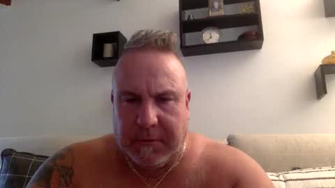 Snapshot of banana5289 chatting on 10/20/25, 03:34 banana5289 online show from 10/20/25, 03:34