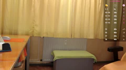 Snapshot of banschie chatting on 04/22/26, 12:18 online show from 04/22/26, 12:18
