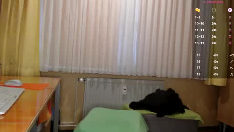 Snapshot of banschie chatting on 05/08/26, 06:08 online show from 05/08/26, 06:08