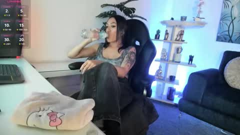 Gabi  online show from 10/18/25, 07:14