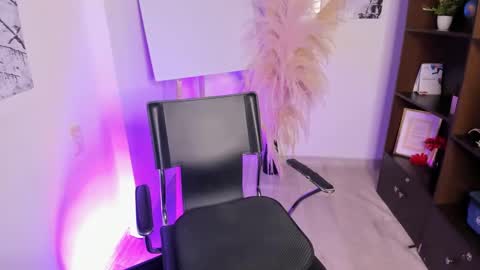 Snapshot of barbara_portman chatting on 09/19/25, 02:02 Barbara online show from 09/19/25, 02:02