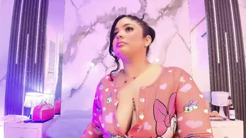 Snapshot of barbaraferrer69 chatting on 05/21/26, 12:12 BARBARA FERRER online show from 05/21/26, 12:12