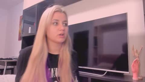 barbarasiren online show from 10/30/25, 10:38