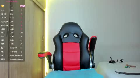 Nicolle  online show from 12/22/25, 05:04