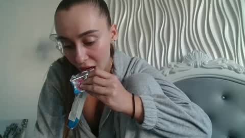 Kate online show from 04/06/26, 01:56