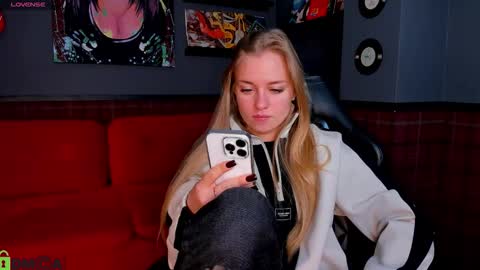 LisGTM2 Mon-Thu Sat 0100am-0700am online show from 02/12/26, 01:11