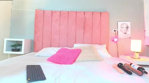Barbie lorens online show from 04/09/26, 11:48