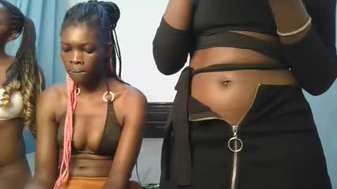 queen online show from 11/08/25, 10:30