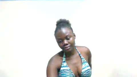 Snapshot of barbie_queen2 chatting on 06/13/26, 09:35 queen online show from 06/13/26, 09:35