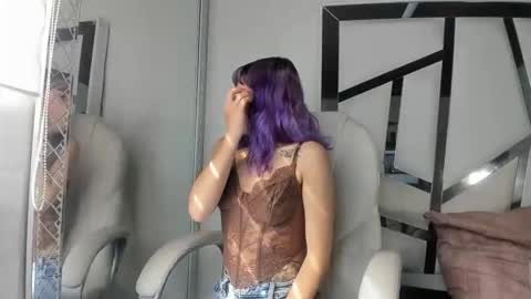 Barbie online show from 11/05/25, 01:44