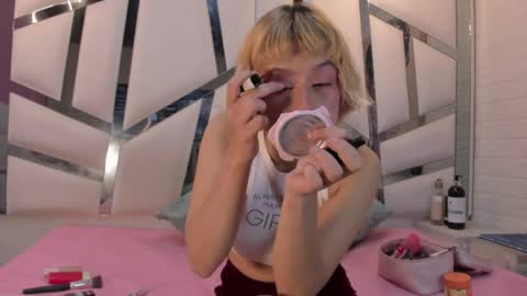Snapshot of barbieambarx chatting on 05/11/26, 01:50 Barbie online show from 05/11/26, 01:50