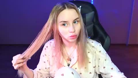 Eva online show from 03/01/25, 12:12