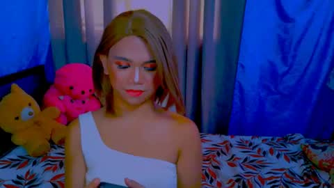 Snapshot of barbieee_hot chatting on 05/27/26, 11:02 Barbie online show from 05/27/26, 11:02