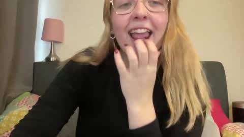 barbiegirl966 online show from 02/01/25, 09:43