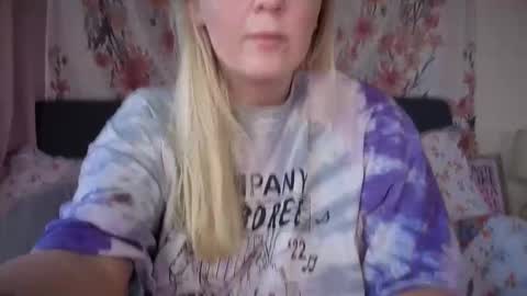 barbiegirl966 online show from 10/13/25, 08:36