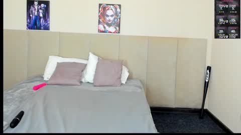 Snapshot of barbiemuscle1 chatting on 12/15/24, 01:02 Barbie online show from 12/15/24, 01:02