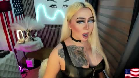 Miss Alexa Fields  online show from 09/23/25, 04:15