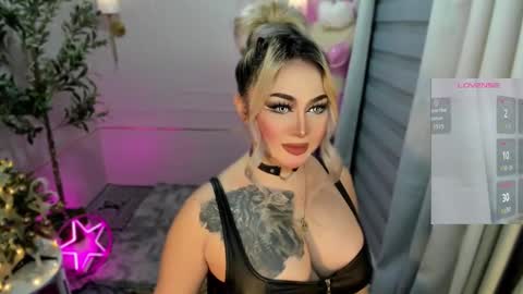 Miss Alexa Fields  online show from 12/22/25, 02:41