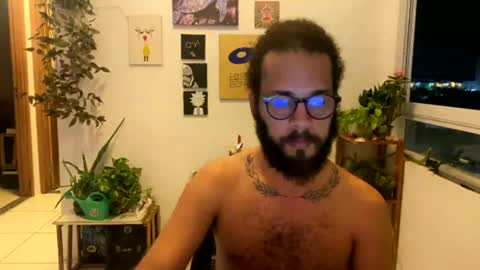 Snapshot of barbudocurioso chatting on 07/05/26, 12:50 barbudocurioso online show from 07/05/26, 12:50