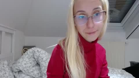 Lena online show from 10/24/25, 04:36