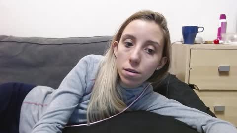 Snapshot of barelylegalblondy chatting on 02/03/26, 06:57 Lena online show from 02/03/26, 06:57