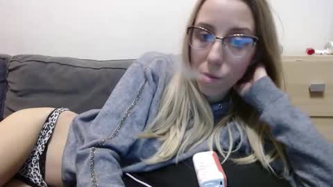 Snapshot of barelylegalblondy chatting on 02/25/26, 05:11 Lena online show from 02/25/26, 05:11
