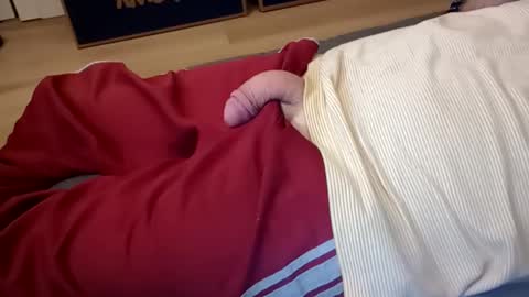 Snapshot of barrett4200 chatting on 01/28/25, 03:04 barrett4200 online show from 01/28/25, 03:04