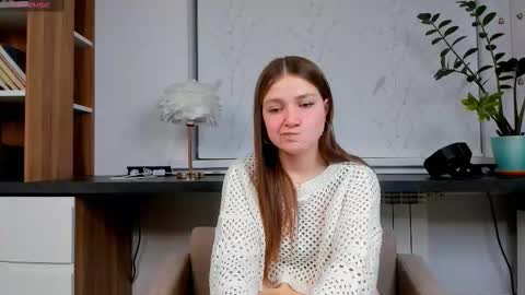 Elise online show from 12/02/25, 01:22