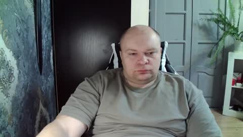 basi_look online show from 02/24/25, 05:33