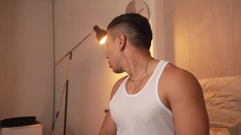 Snapshot of bastian_franco01 chatting on 05/15/26, 06:31 Bastian Independent Model online show from 05/15/26, 06:31