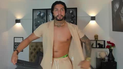 Snapshot of bastian_jones1 chatting on 10/05/25, 01:37 bastian_jones1 online show from 10/05/25, 01:37