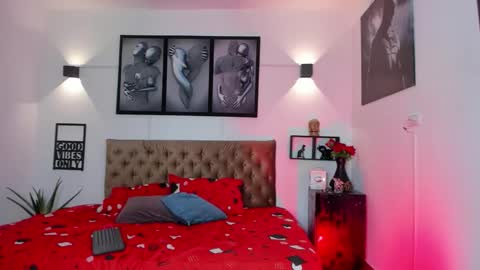 Snapshot of bastian_jones1 chatting on 10/31/25, 01:17 bastian_jones1 online show from 10/31/25, 01:17